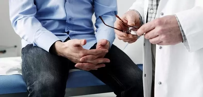 Në shenjat e para të prostatitit, duhet të konsultoheni me një urolog për të konfirmuar diagnozën. 